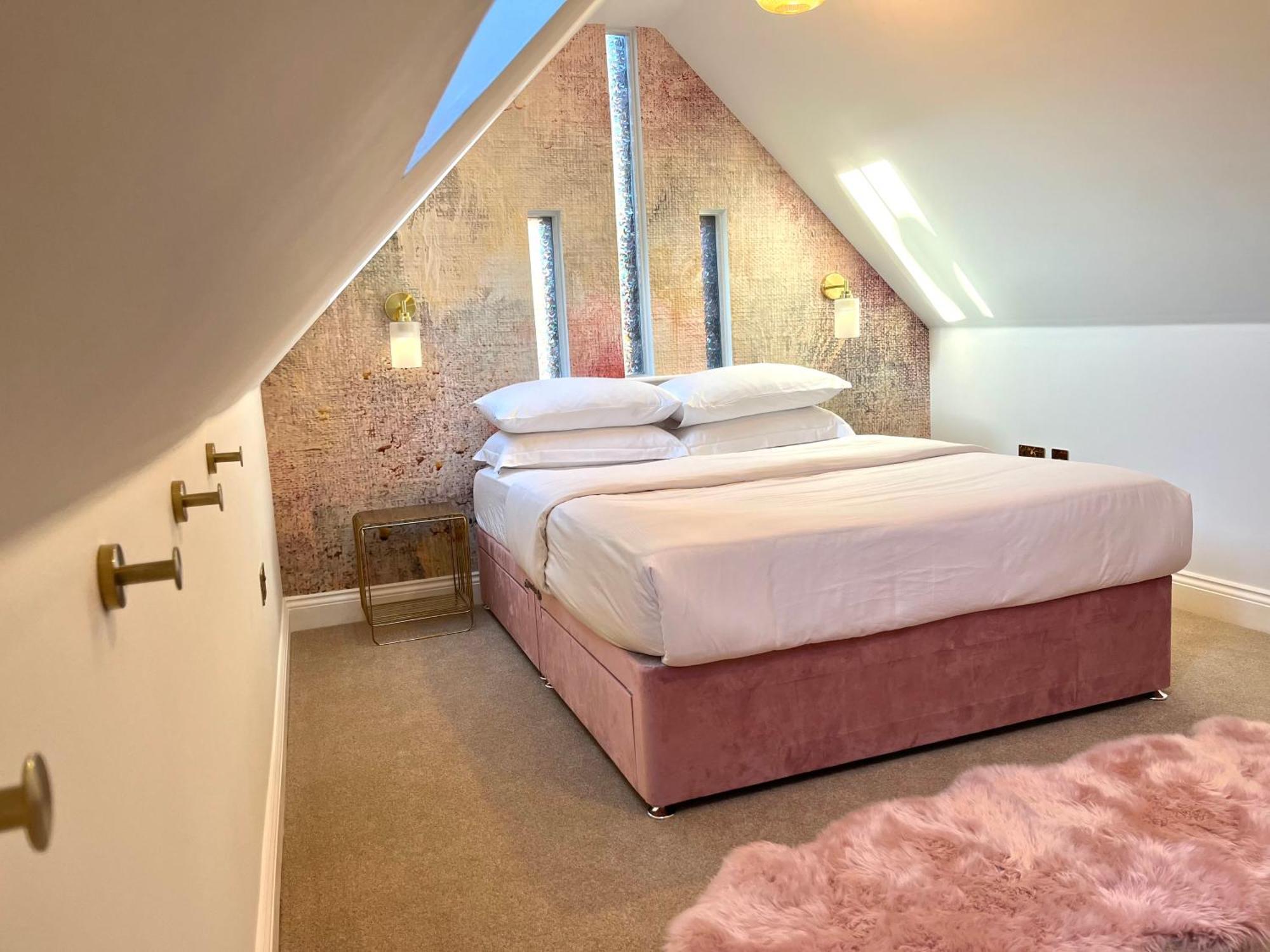 The Gallery - Town Centre - Beach 5 Minute Walk - Superfast Wifi - Outdoor Terrace - Sleeps Up To 6 - Netflix - Contractor Friendly - Short & Long Stays - Coffee Machine Bournemouth Exterior photo